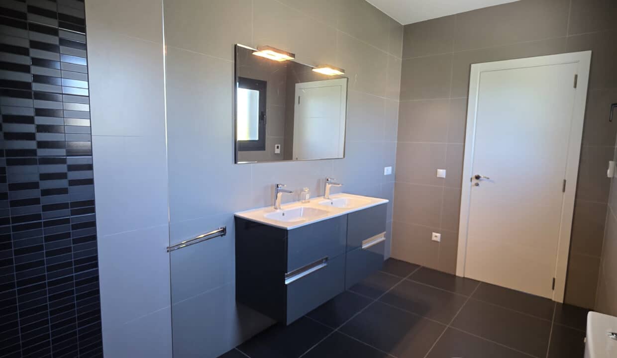 Dacasas - Ca Saida 28